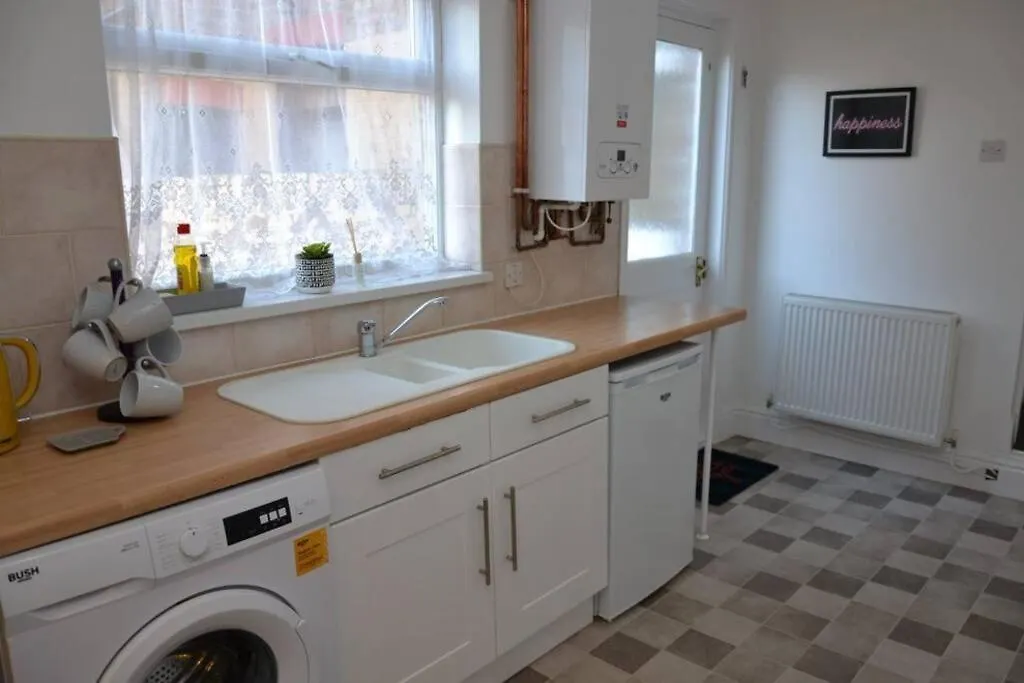 Holiday home Londonderry - 3 Bdr, Sleeps 6, Parking, Wifi, Stockton On Tees City Centre